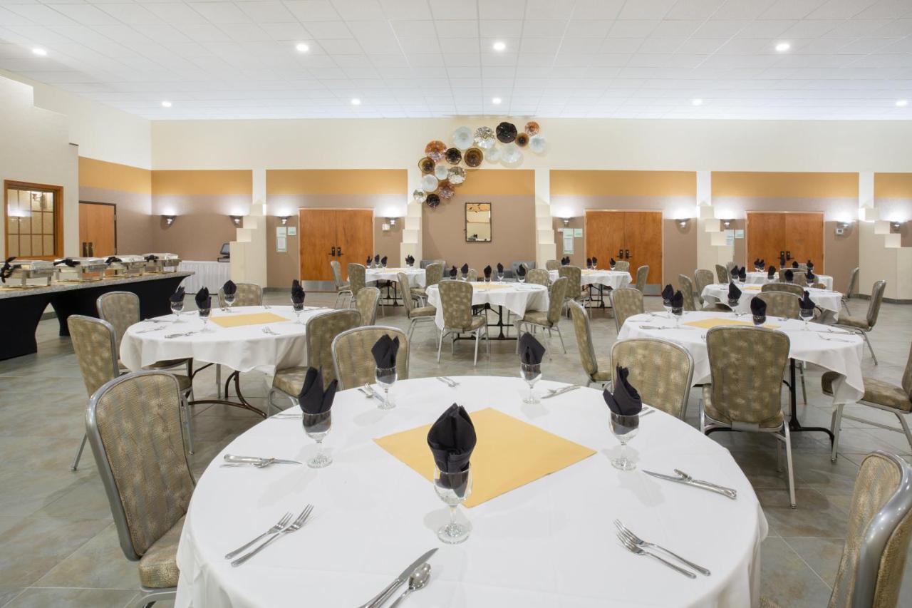 Holiday Inn Riverton-Convention Center By Ihg Luaran gambar