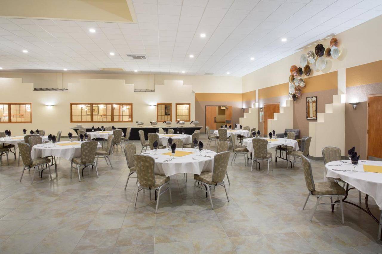 Holiday Inn Riverton-Convention Center By Ihg Luaran gambar